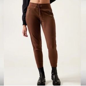 Athleta Trekkie North Jogger // Mahogany